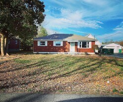 488 Overdale Dr in Louisville, KY - Building Photo