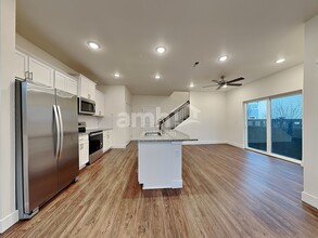 23379 SE Dogwood St in Black Diamond, WA - Foto de edificio - Building Photo