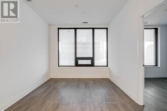 4015 The Exchange in Mississauga, ON - Building Photo - Building Photo