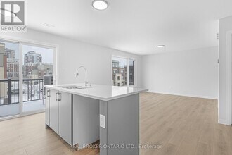 301 Glenroy Gilbert Dr in Ottawa, ON - Building Photo - Building Photo