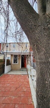 215 S Mount St photo'