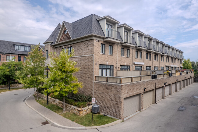 158C Evans Av in Toronto, ON - Building Photo - Building Photo