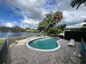 834 NE 18th Ct, Unit 3 in Fort Lauderdale, FL - Building Photo - Building Photo