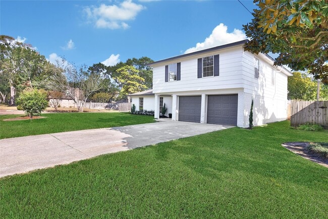 12826 Rolling Valley Dr in Cypress, TX - Building Photo - Building Photo