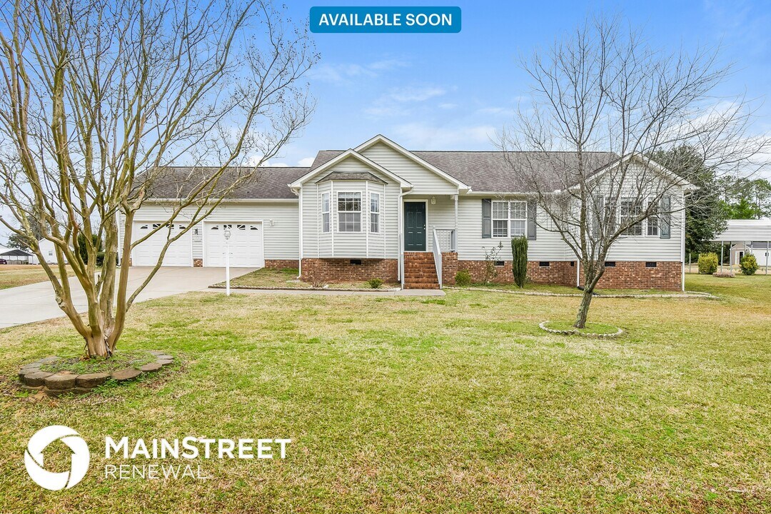 151 Saleen Dr in Willow Spring, NC - Building Photo