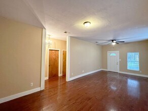 907 NW 5th Ave in Gainesville, FL - Building Photo - Building Photo