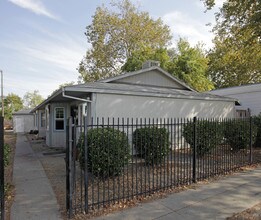 695-699 El Camino Ave in Sacramento, CA - Foto de edificio - Building Photo
