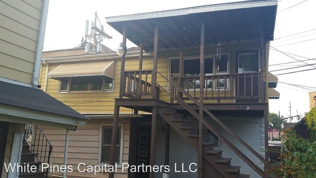 1211 Euclid Ave in Whiting, IN - Building Photo - Building Photo