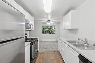 Mirabella in Everett, WA - Building Photo