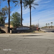 11008 W Lane Ave in Glendale, AZ - Building Photo - Building Photo