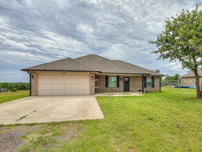 2202 Buchanan Dr in Blanchard, OK - Building Photo - Building Photo