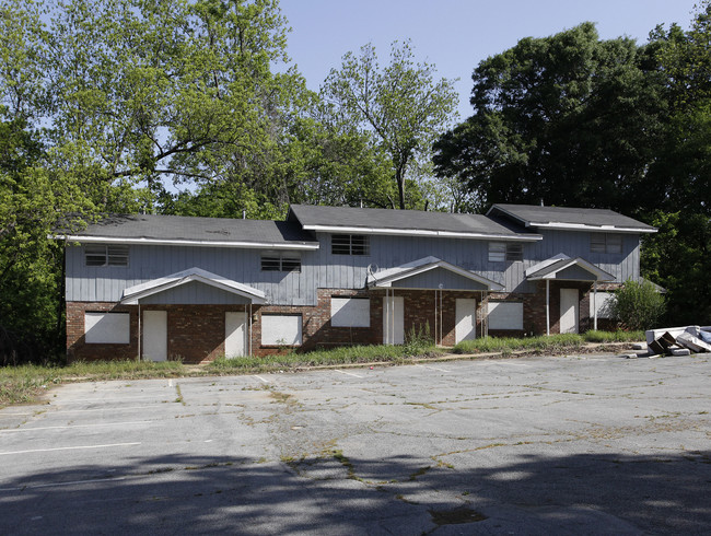 1999-2018 John Wesley Ave in College Park, GA - Foto de edificio - Building Photo