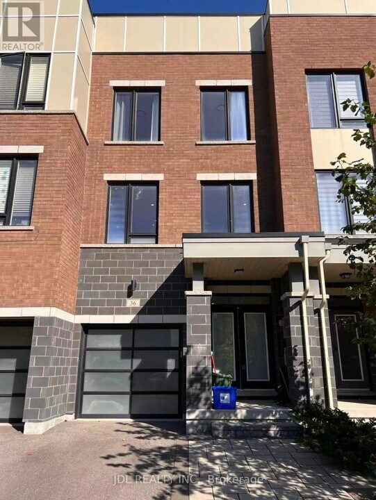 36 Fancamp Dr in Vaughan, ON - Building Photo