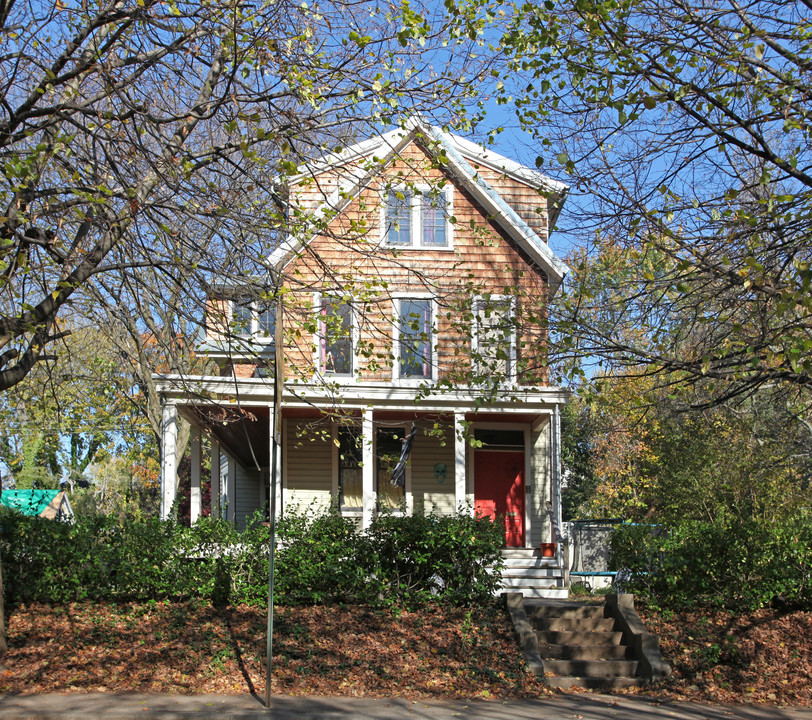 714 Wyndhurst Ave in Baltimore, MD - Building Photo