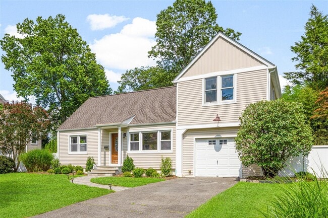 1504 Raleigh Rd in Mamaroneck, NY - Building Photo - Building Photo