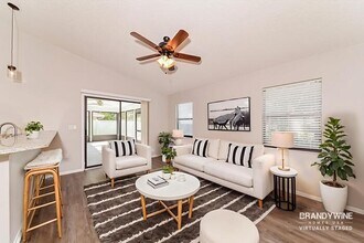 5437 80th Ave Cir E in Palmetto, FL - Foto de edificio - Building Photo