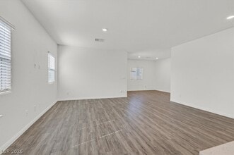 7451 Mason Springs Ave in North Las Vegas, NV - Building Photo - Building Photo