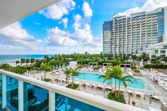 2301 Collins Ave in Miami Beach, FL - Building Photo - Building Photo