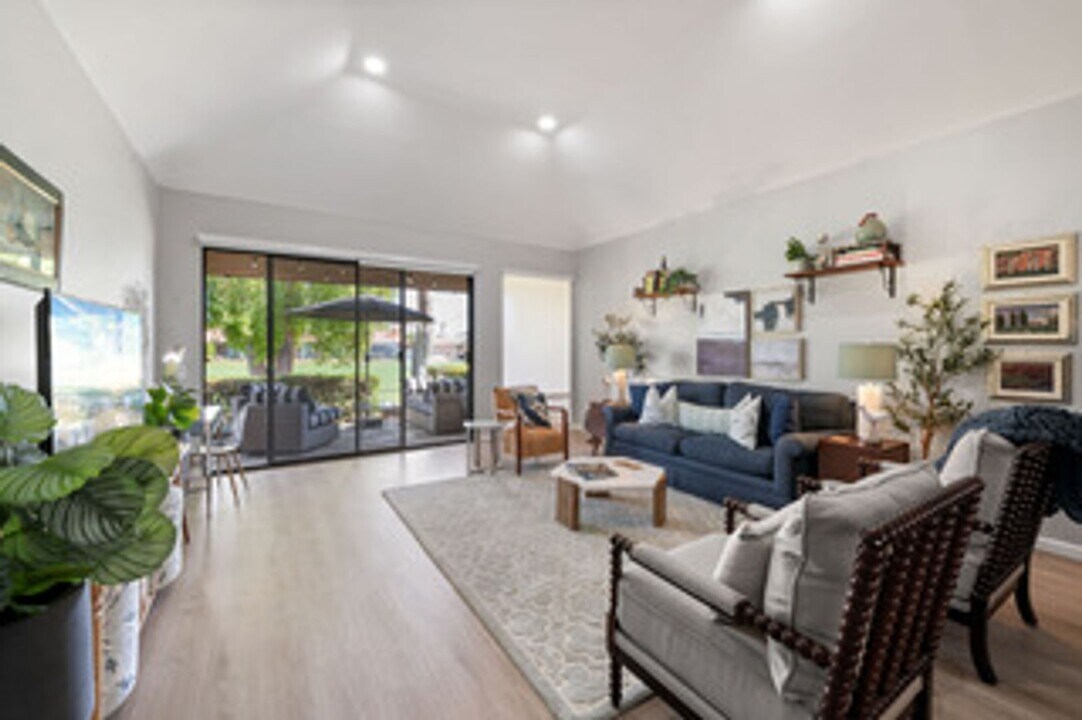 15 Haig Dr in Rancho Mirage, CA - Building Photo