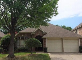 18731 Gibbons Dr in Dallas, TX - Building Photo