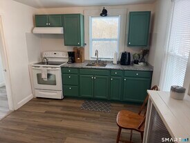 246 Ledyard St in New London, CT - Building Photo