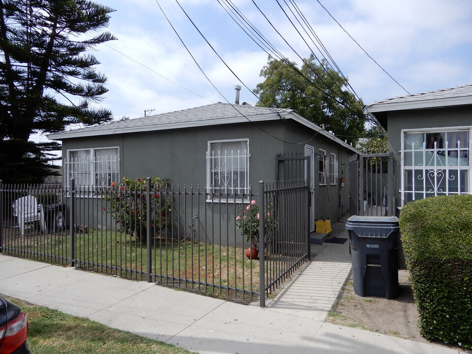 920 S Willowbrook Ave in Compton, CA - Building Photo