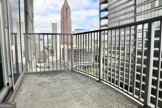 1100 Peachtree St NE in Atlanta, GA - Building Photo - Building Photo