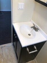 716 1/2 W 60th St in Los Angeles, CA - Building Photo - Building Photo
