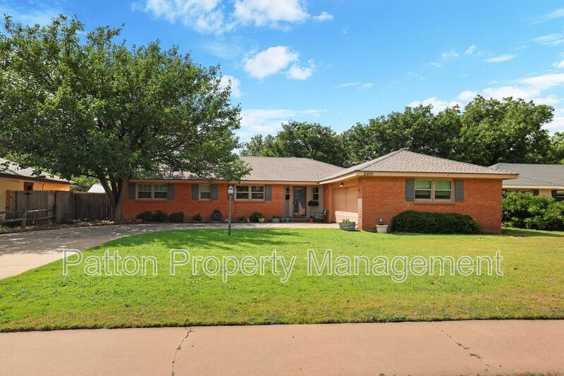 2310 Atkinsen St in Amarillo, TX - Building Photo