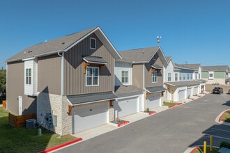 Braunwood at Town Creek in New Braunfels, TX - Building Photo - Building Photo