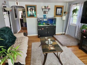 552 Englewood Ave, Unit Upper Unit in Town Of Tonawanda, NY - Building Photo - Building Photo