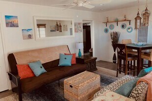 280 Sunset Dr, Unit #2 in Oxnard, CA - Building Photo