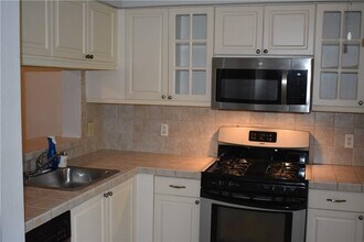 7890 Dixie Beach Cir in Tamarac, FL - Building Photo - Building Photo