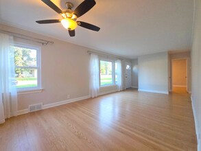 34 Evergreen St in Lake Zurich, IL - Building Photo - Building Photo