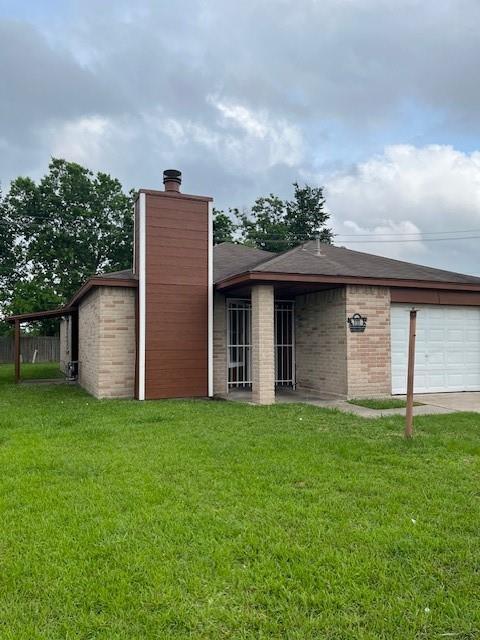 8610 Flower Path St in Houston, TX - Building Photo
