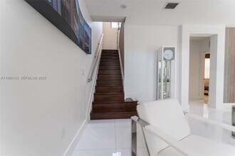 10560 NW 69th Ter in Doral, FL - Building Photo - Building Photo