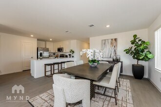 2709 Ctr Crk Ln in Fort Worth, TX - Foto de edificio - Building Photo