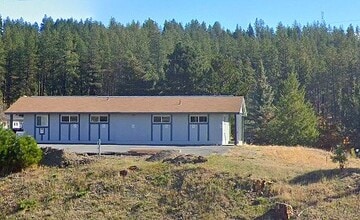 466 Thornton Dr in Republic, WA - Building Photo - Building Photo