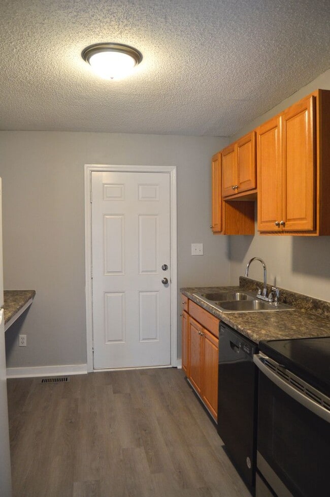 property at 911 Woodall Rd SW