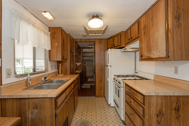 Crossroads Park - 55+ Mobile Home & RV Park in Tucson, AZ - Building Photo - Interior Photo