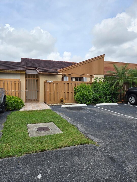 13559 SW 11th Ln in Miami, FL - Building Photo