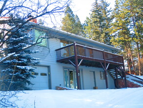 9885 Fountain Rd in Cascade, CO - Foto de edificio - Building Photo