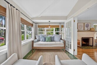 221 13TH Ave in St. Petersburg, FL - Foto de edificio - Building Photo