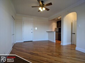 4616 N Paulina St, Unit 411 in Chicago, IL - Building Photo - Building Photo