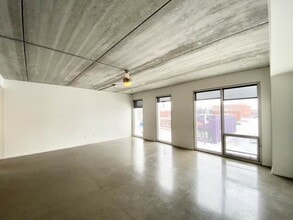 350 E Locust St in Des Moines, IA - Building Photo - Building Photo
