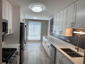 1910 Chestnut Ave in Glenview, IL - Building Photo - Building Photo