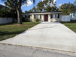 3117 W Gray St in Tampa, FL - Building Photo - Building Photo