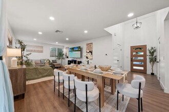 1676 Raynell Way in El Cajon, CA - Building Photo - Building Photo