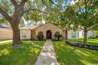 23111 Bayleaf Dr in Spring, TX - Building Photo - Building Photo