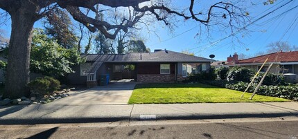 401 Albacete Dr in Vacaville, CA - Building Photo - Building Photo